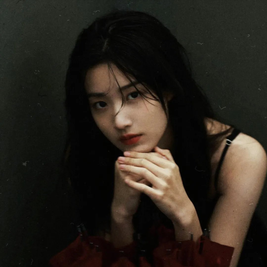 阳光灿烂的女人